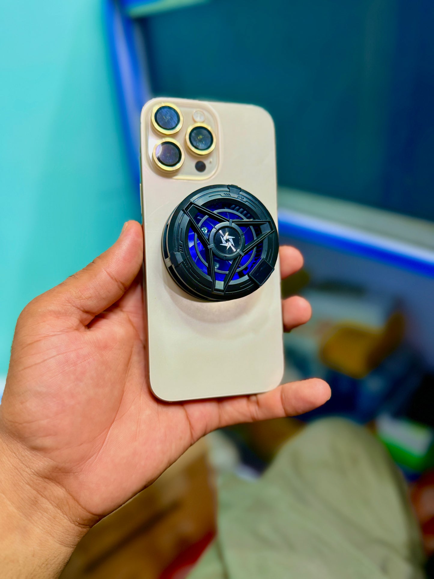 SL-17 Turbo Cooling Fan – Keep Your Phone Ice Cool!