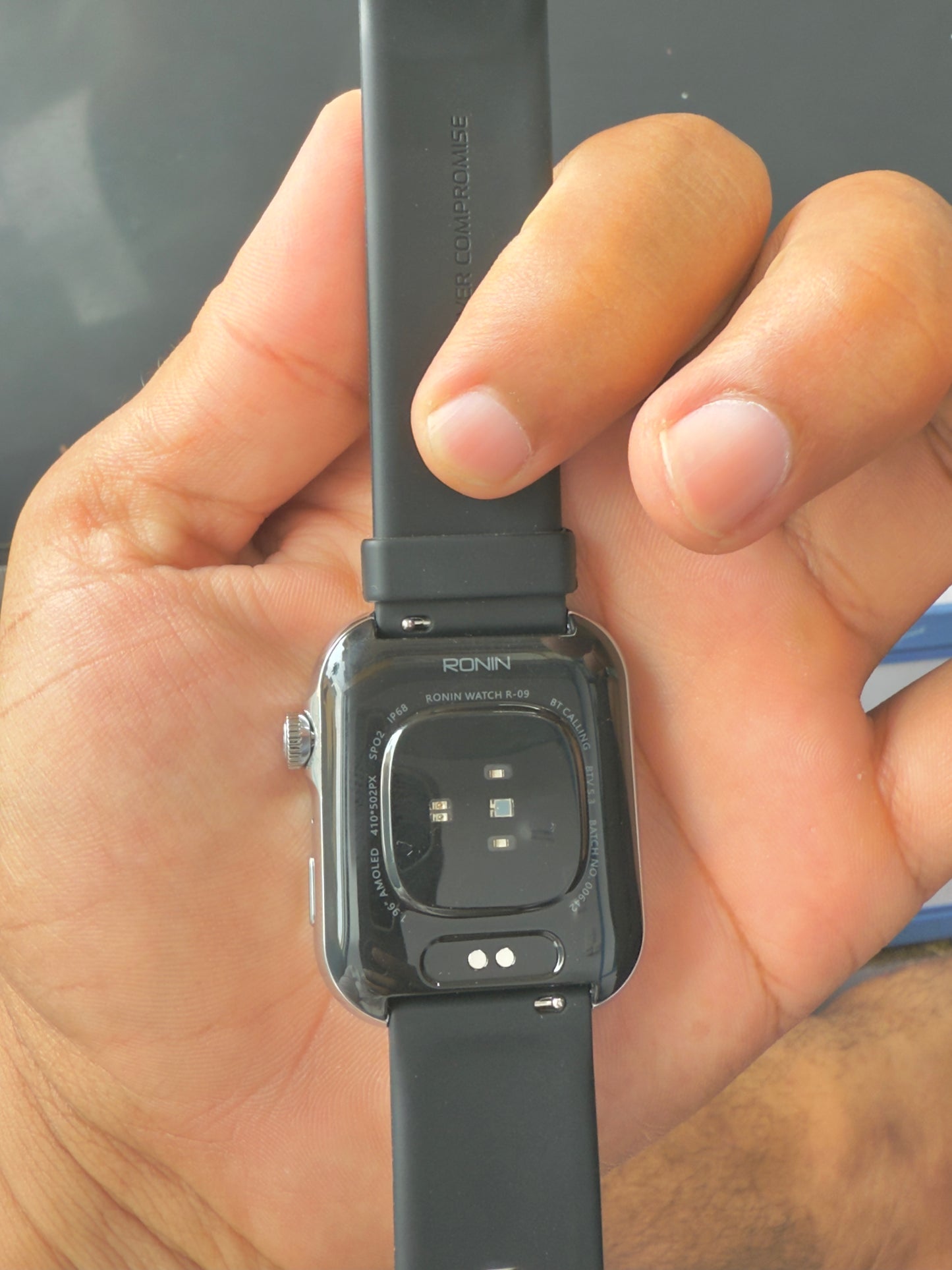 Ronin R-09 Luxe Smart Watch – Premium Build, Bluetooth Calling, Health Tracker